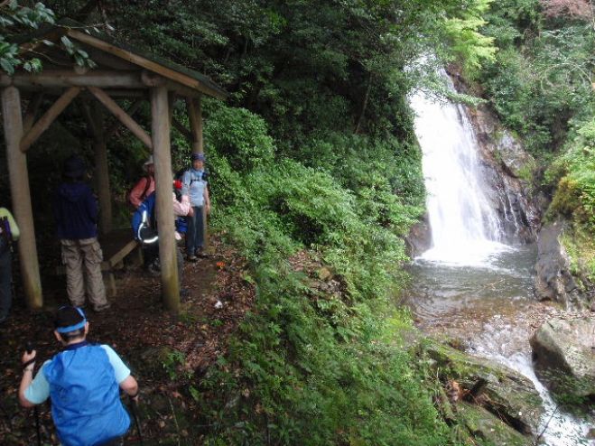 らくらく山歩(さんぽ)の会 青山高原山麓の滝めぐり