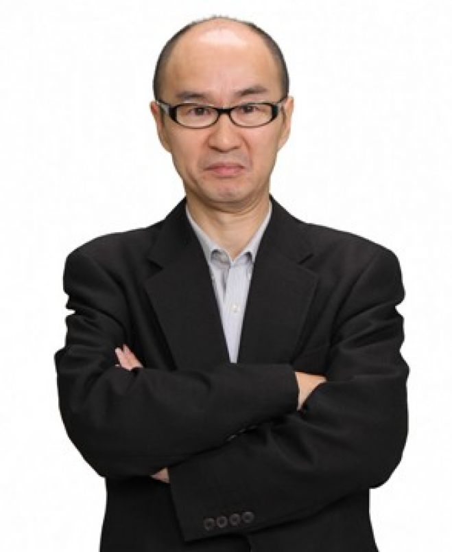 指1本でキーボードを打つ48歳の佐藤さんが、 簡単動画をYouTubeにアップロードするだけで、12週間で30万円の不労所得を確立した方法