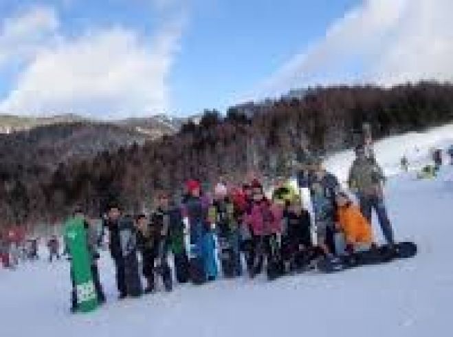 老舗高級ホテルお泊りスキースノボツアー♪