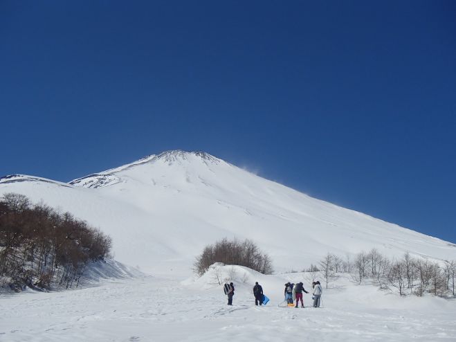 アウトドアサークルFEAD スノーシュートレッキングツアーin富士山
