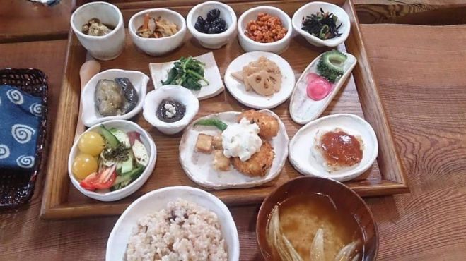 4月30日(土)歩くヨーガ(サイレントウォーク)+体に優しいごはん@木と季