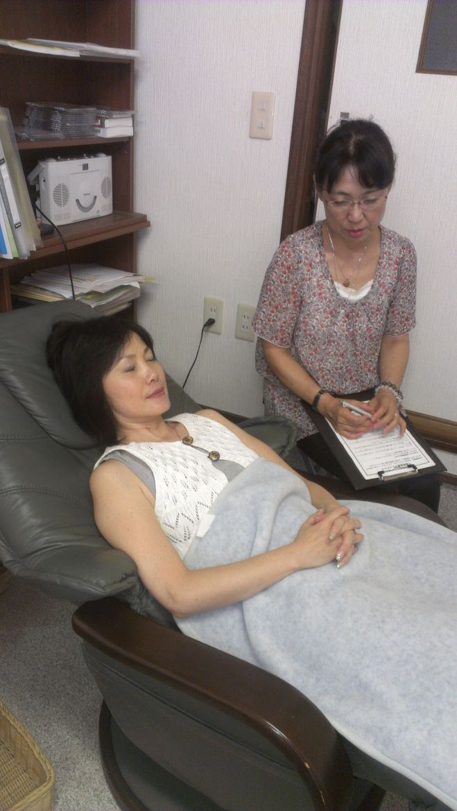 わずか5万円で催眠療法士になれる講習会
