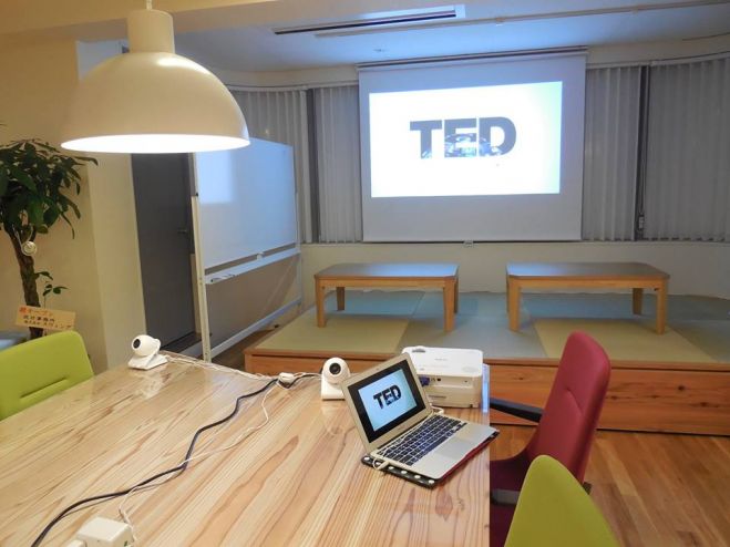 オシャレなコモンルーム中津でTED鑑賞♪みんなで学ぼう♪