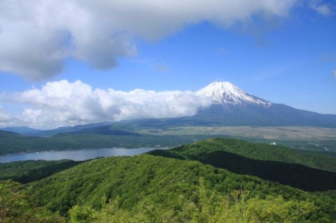 お伺い石にお伺いする◆5月22日ウエサク祭 満月に白河麻琴と行く富士山リトリート★パートナーシップワークたっぷり!
