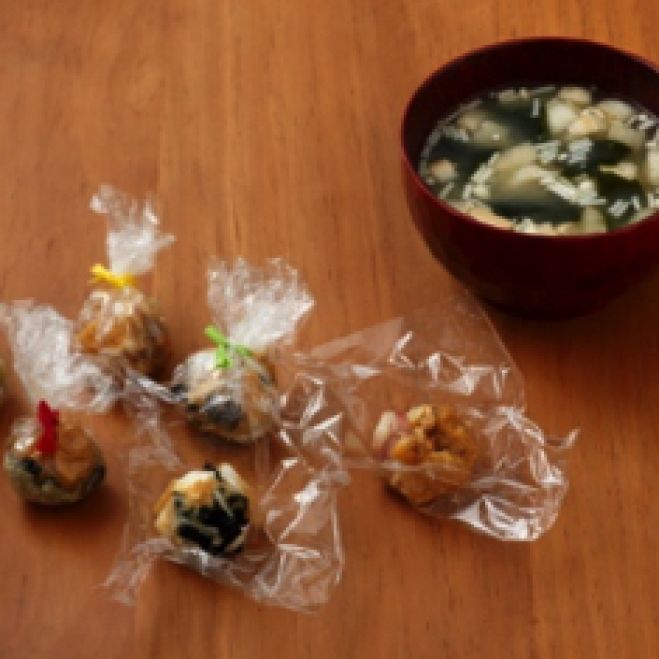 料理研究家・荒木真子さんと楽しむ 親子でみそクッキング