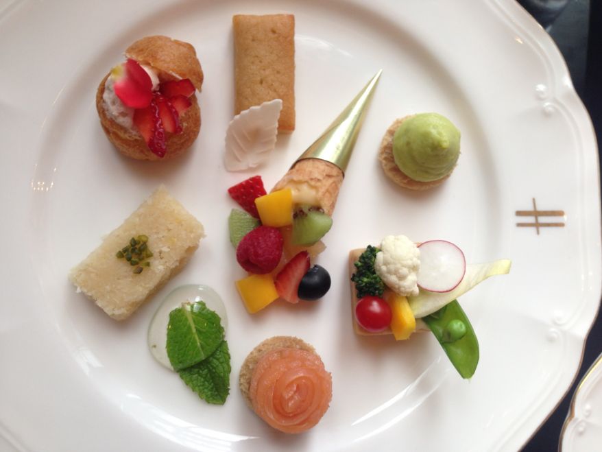 テーブルを華やかに。〈ハロッズ〉×〈池坊〉スペシャル企画