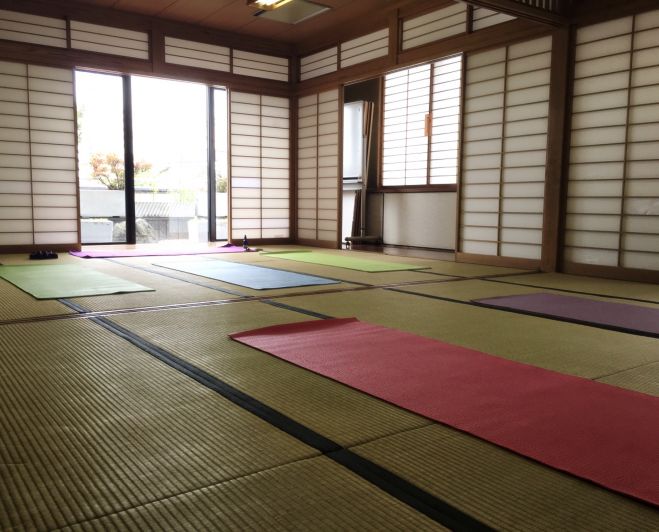 ワンコイン!週末朝ヨガ教室