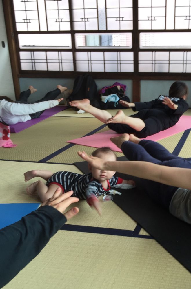 心とからだに優しいヨガ教室 ベビ連れママヨガクラス