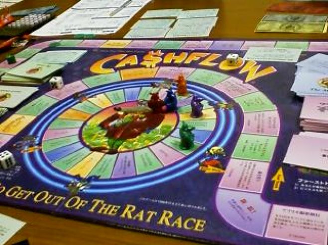 学校では教えてくれないお金の秘密!ゲームをしながら楽しく学びましょう☆