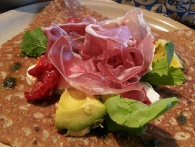 表参道スィーツ会!フランス・ブルターニュ地方の伝統料理「ガレット」が楽しめるクレープ専門店で、友達も作っちゃおう!