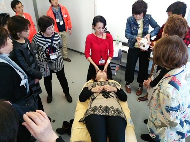 静岡(中部)・理容師カフェ 若返りストレッチ小顔デザイン