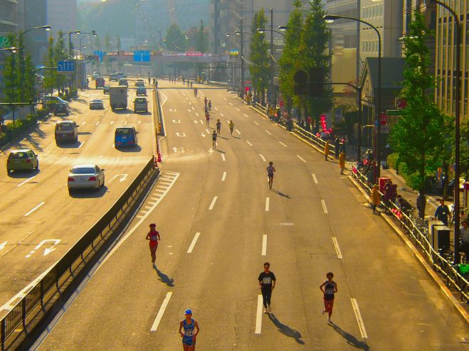 【ランニング初心者のための、痛みのないシューズ選びと体の動かし方講座】