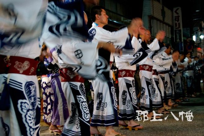 郡上の徹夜踊りを堪能してみませんか?
