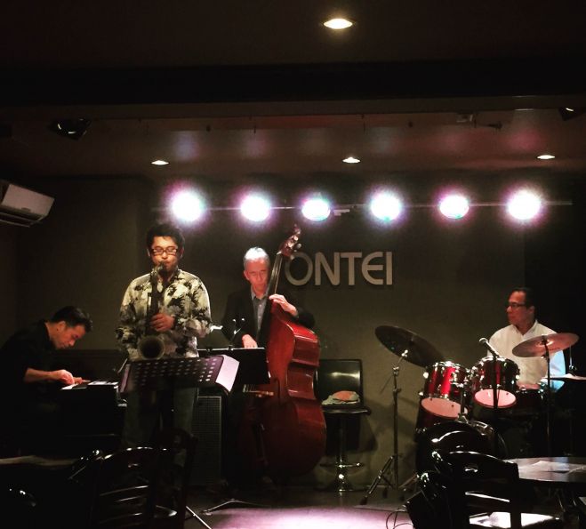 【Jazz Live】Dr小畑孝廣Quartet + Vo樋口えみ、Vo伊藤綾