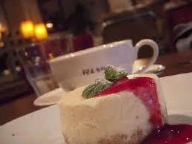 オシャレなカフェで爽やかな話のみをする朝カフェ☆