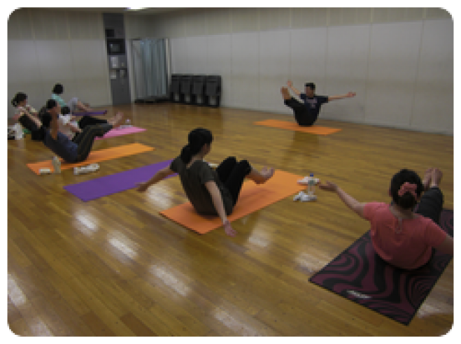 7 3 火 いろんなお腹引き締めに挑戦したけど続かない という30 40代の方へ 笑顔になる朝ヨガ開催 18年7月3日 東京都 こくちーずプロ