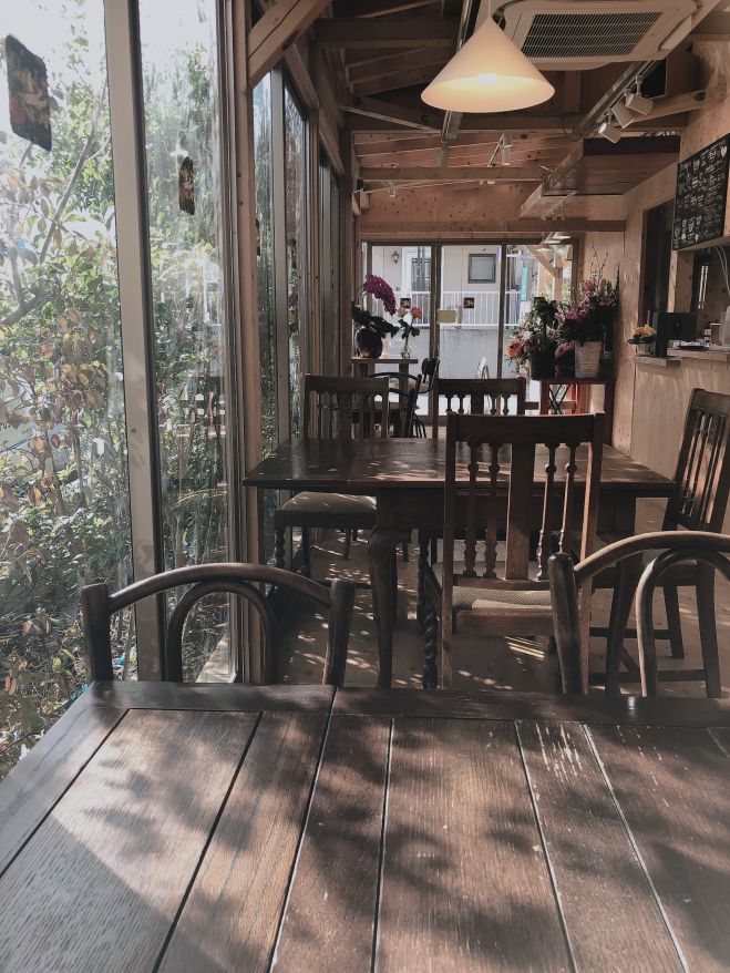 光と緑とアンティークが素敵なカフェでお友達作り 2021年4月10日(東京