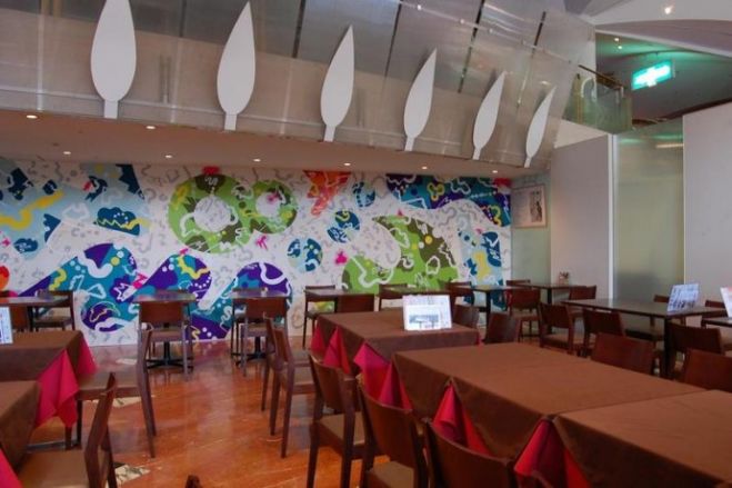 8 16 火 15 00 40名規模 交流パーティーイベント 梅田芸術劇場メインホール1階で質の高い交流を 開放感抜群のカフェ 22年8月16日 大阪府 こくちーずプロ