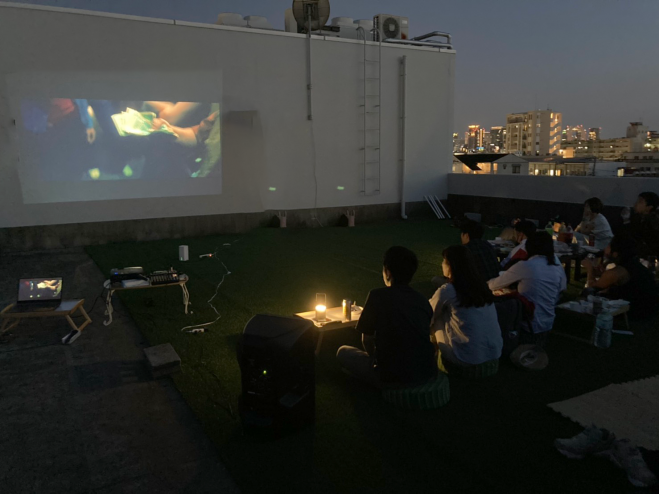芸術の秋 屋上テラスでおしゃれ映画を楽しもう 22年9月17日 大阪府 こくちーずプロ
