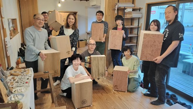 ゼブラウッド材で作ったナタ