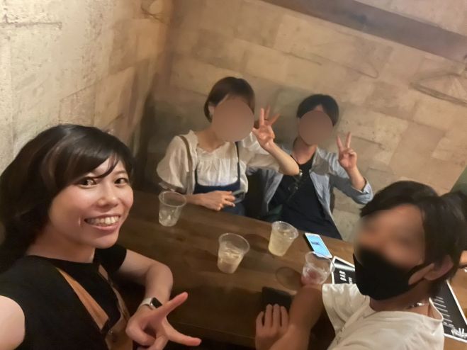 名古屋で少人数のカフェ交流会を楽しむ参加者